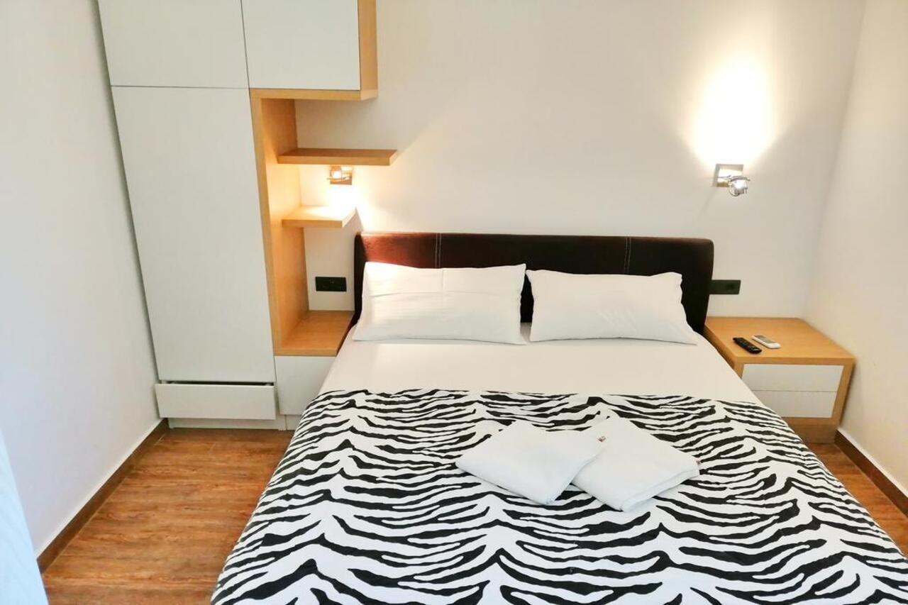 Sea Breeze Lux Apartments Budva Exterior photo