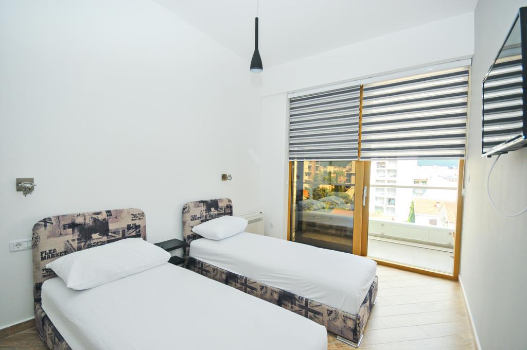 Sea Breeze Lux Apartments Budva Exterior photo