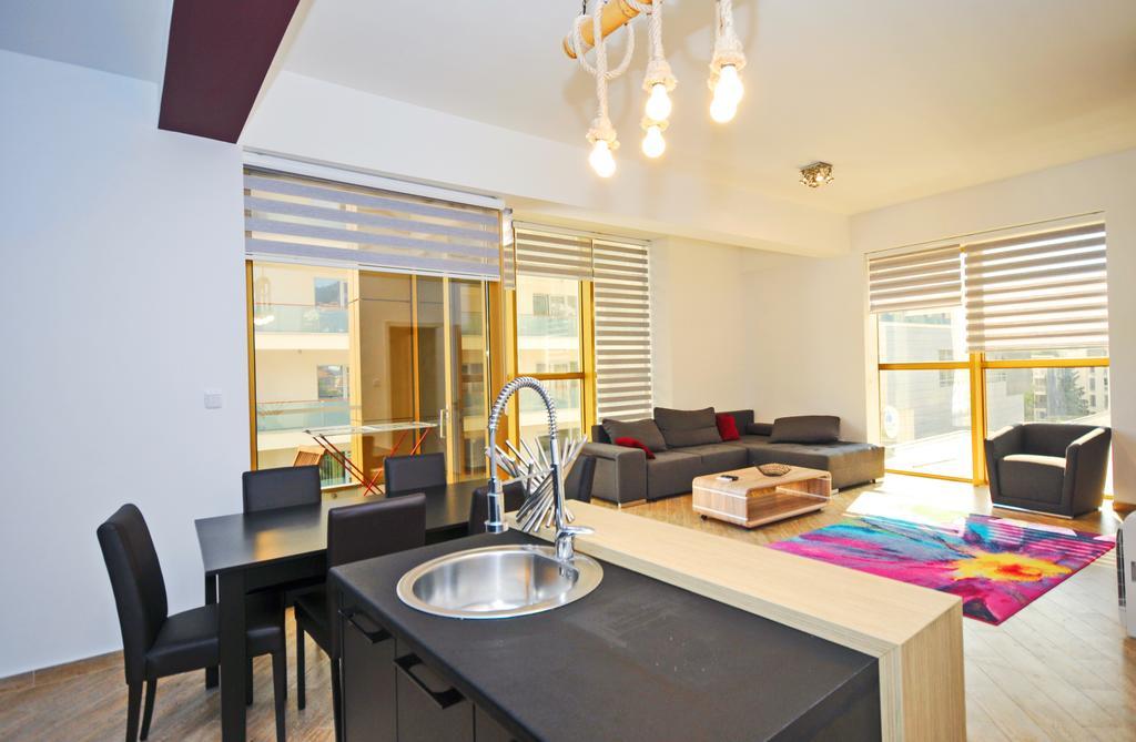 Sea Breeze Lux Apartments Budva Exterior photo