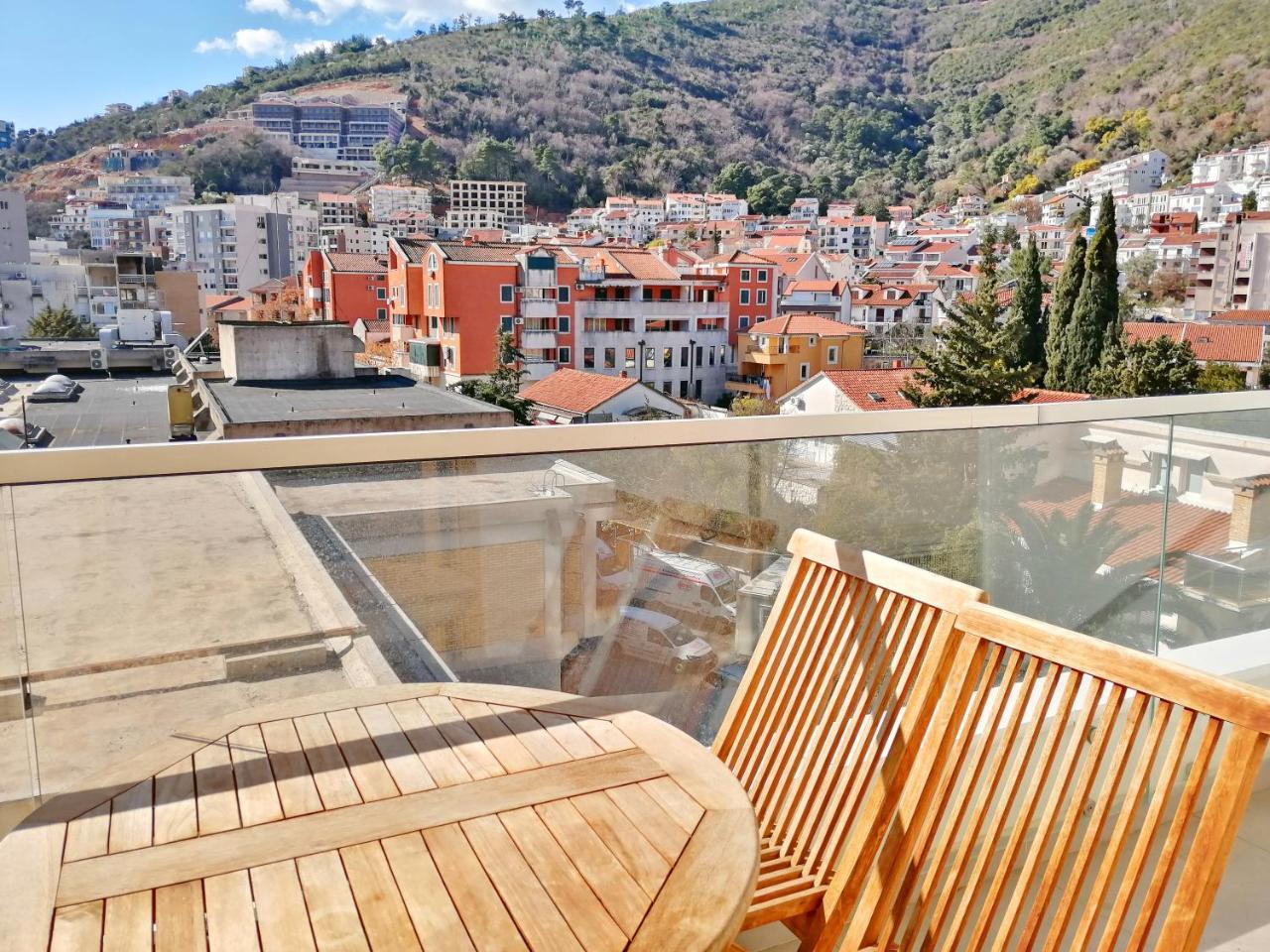 Sea Breeze Lux Apartments Budva Exterior photo