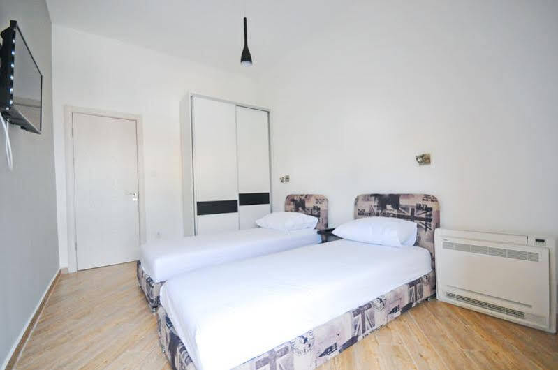 Sea Breeze Lux Apartments Budva Exterior photo
